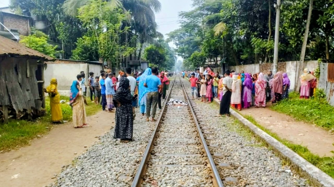 বগুড়ায় ট্রেনে কাটা পড়ে নারীর মৃত্যু, লাশের ওপর দিয়ে গেল আরেক ট্রেন